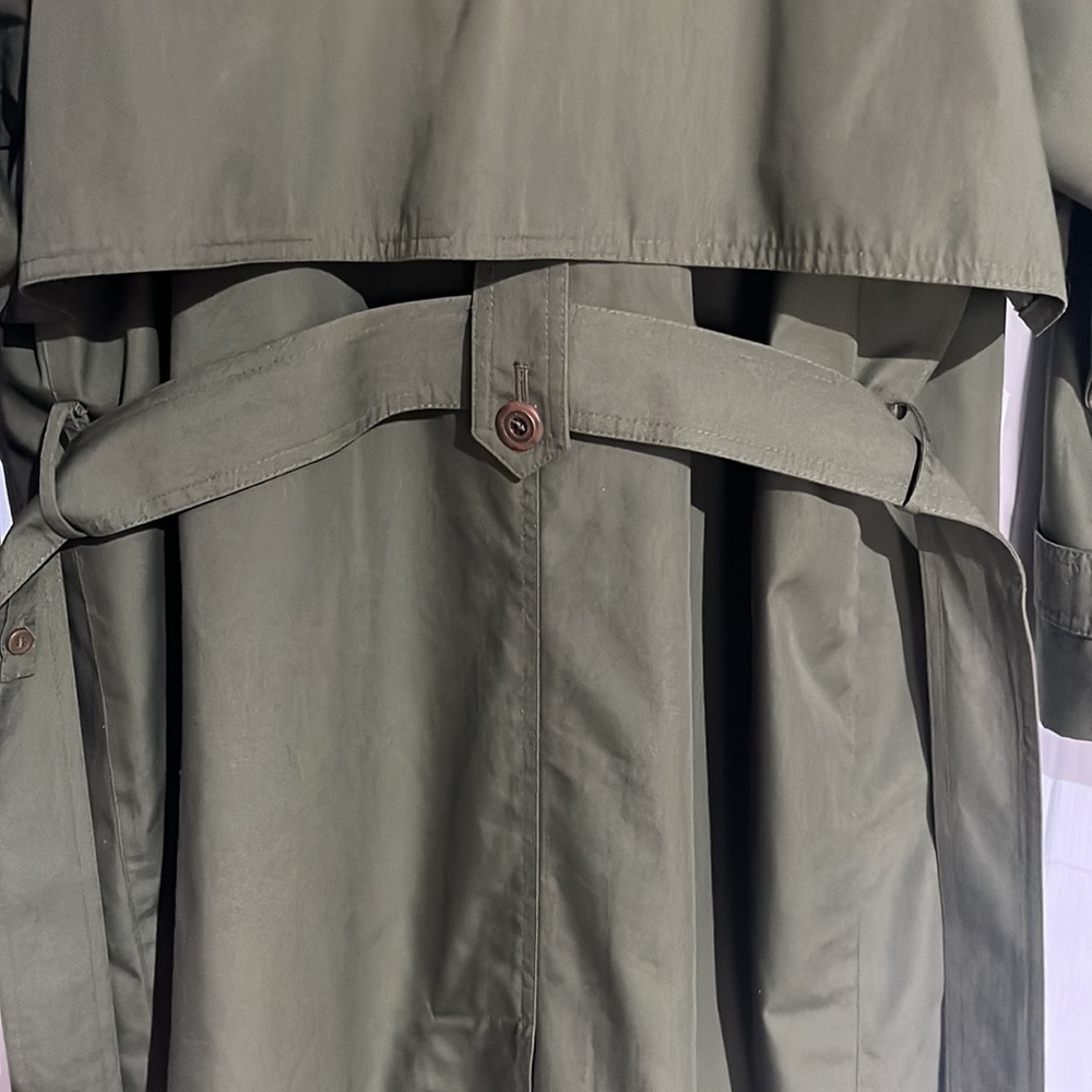 Vintage women’s trenchcoat with removable lining - Picture 5 of 8
